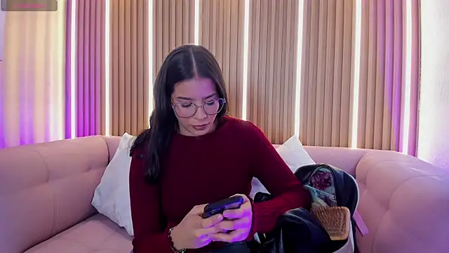 Snapshot of Luna_Millers chatting on July 16, 4:29 am Luna Millers online show from July 16, 4:29 am