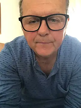 Snapshot of YachtCaptain10 chatting on February 2, 10:36 am YachtCaptain10 online show from February 2, 10:36 am