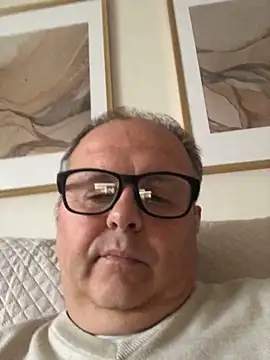 Snapshot of YachtCaptain10 chatting on February 12, 5:19 pm YachtCaptain10 online show from February 12, 5:19 pm