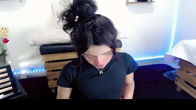 NathalialLooes online show from March 29, 5:07 am