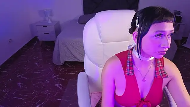 Snapshot of mia_bloom2 chatting on February 25, 5:28 am mia bloom2 online show from February 25, 5:28 am