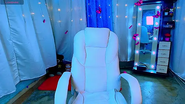 DanielaLati online show from June 14, 10:01 pm