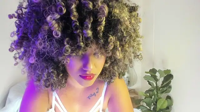 Snapshot of Brit_weston chatting on February 3, 7:52 pm Brit weston online show from February 3, 7:52 pm