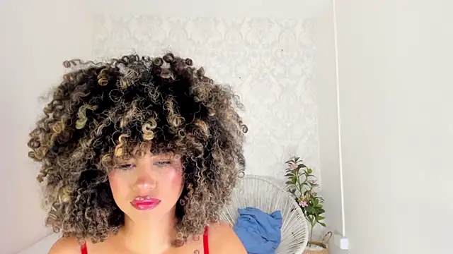 Snapshot of Brit_weston chatting on February 12, 8:04 pm Brit weston online show from February 12, 8:04 pm