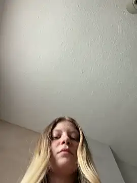 Snapshot of Paige_love chatting on March 10, 1:05 pm Paige love online show from March 10, 1:05 pm