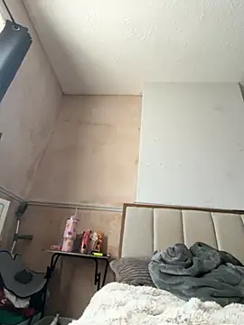 Snapshot of Paige_love chatting on March 17, 10:29 am Paige love online show from March 17, 10:29 am