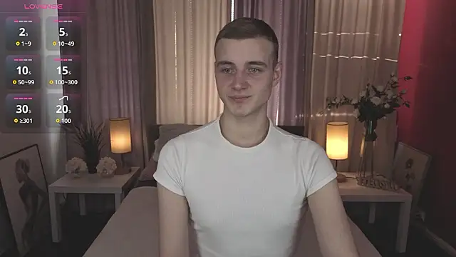 Snapshot of HereAlexColee chatting on February 10, 2:10 pm HereAlexColee online show from February 10, 2:10 pm