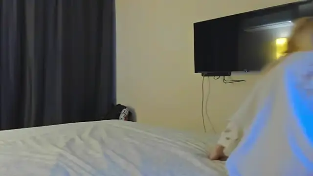 Lesyalisss online show from April 16, 6:52 pm