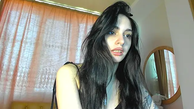 Snapshot of Lesyalisss chatting on June 7, 4:27 am Lesyalisss online show from June 7, 4:27 am