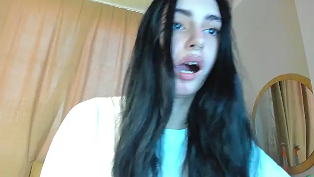 Snapshot of Lesyalisss chatting on June 15, 4:53 pm Lesyalisss online show from June 15, 4:53 pm