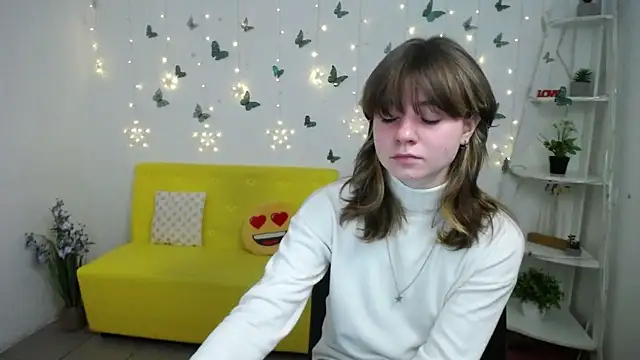 Snapshot of AnnaWest_ chatting on February 25, 6:23 am AnnaWest online show from February 25, 6:23 am