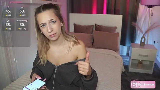 LilaaBlossom online show from February 13, 4:25 pm