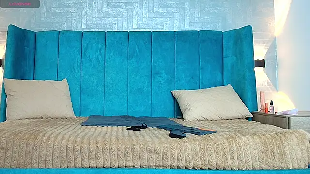 dulcenena moon online show from February 7, 11:25 am