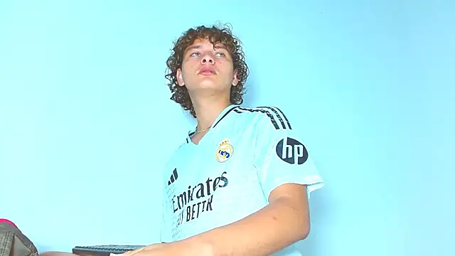 arielnoir6958 online show from April 18, 12:03 am