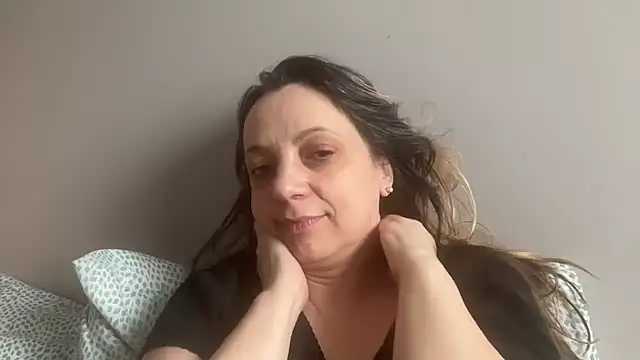 Snapshot of ShyFlameLive chatting on April 29, 1:04 pm ShyFlameLive online show from April 29, 1:04 pm