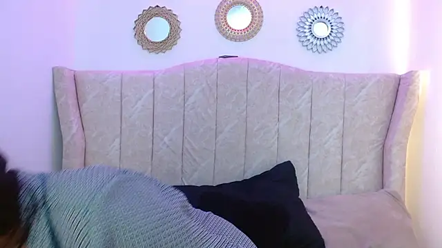 Snapshot of Iris_bloom69 chatting on February 27, 12:27 pm Iris bloom69 online show from February 27, 12:27 pm