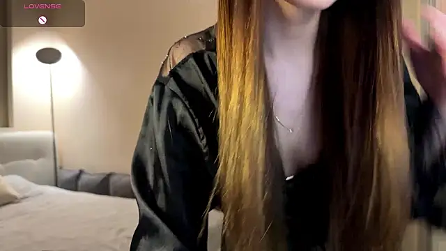 Snapshot of randiburt chatting on March 4, 12:33 pm randiburt online show from March 4, 12:33 pm