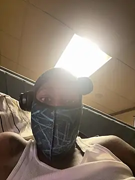 Snapshot of ProveYourLoyalty2 chatting on February 28, 7:42 am ProveYourLoyalty2 online show from February 28, 7:42 am