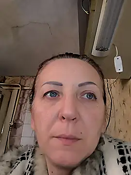 Snapshot of LinaSwan471 chatting on February 5, 1:49 pm LinaSwan471 online show from February 5, 1:49 pm