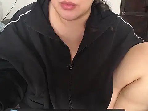 Snapshot of Thu_Hanoi_sweet_2026 chatting on February 18, 4:47 pm Thu Hanoi sweet 2026 online show from February 18, 4:47 pm