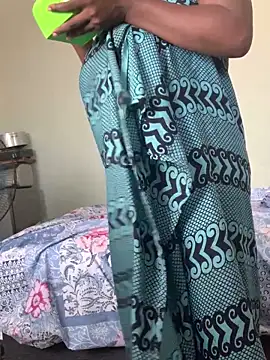 Snapshot of KZNkuku chatting on February 10, 12:31 pm KZNkuku online show from February 10, 12:31 pm