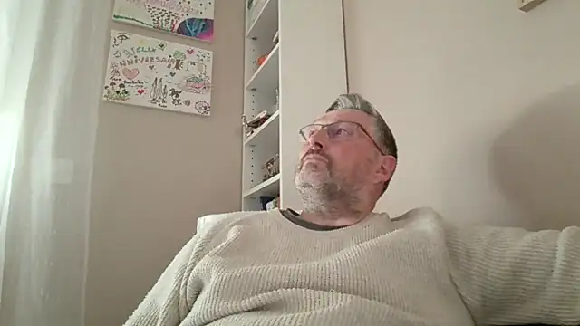 doudou310 online show from March 28, 3:44 pm