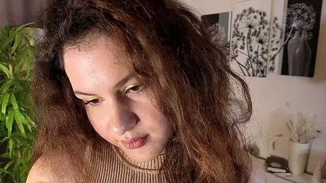 Snapshot of Lili_Torin chatting on February 15, 1:41 pm Lili Torin online show from February 15, 1:41 pm