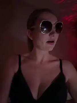 hottogetherNL online show from February 19, 8:49 pm