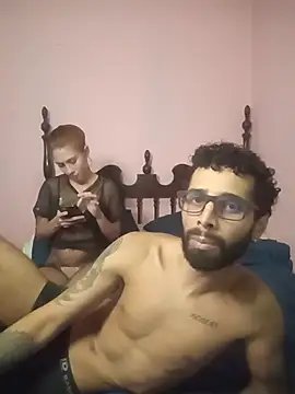 Snapshot of casal_atrevido chatting on March 14, 8:47 pm casal atrevido online show from March 14, 8:47 pm