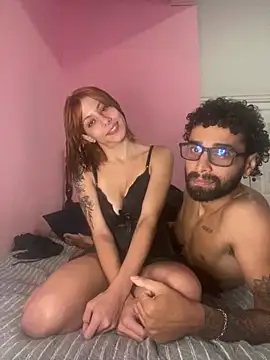 Snapshot of casal_atrevido chatting on April 11, 4:55 pm casal atrevido online show from April 11, 4:55 pm