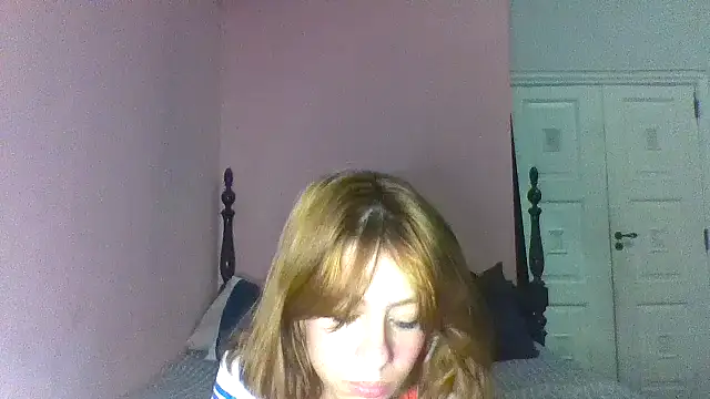 Snapshot of casal_atrevido chatting on April 19, 5:07 am casal atrevido online show from April 19, 5:07 am
