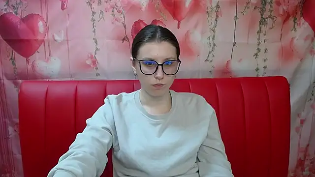 Snapshot of LilianaShine chatting on May 13, 5:05 am LilianaShine online show from May 13, 5:05 am