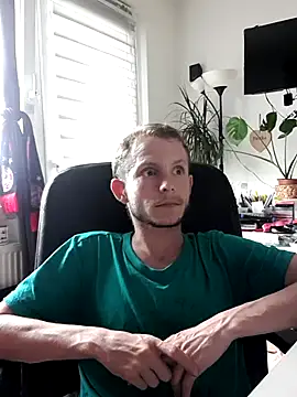 Snapshot of Jungspund25- chatting on May 31, 1:51 pm Jungspund25- online show from May 31, 1:51 pm