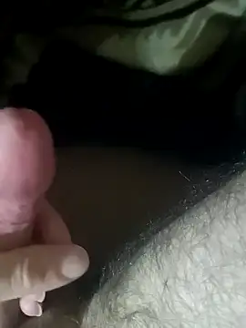 Snapshot of Erkegin001 chatting on February 7, 10:57 pm Erkegin001 online show from February 7, 10:57 pm