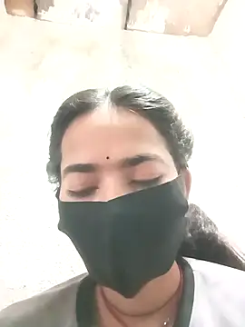 Snapshot of Sunali_Bendre chatting on February 20, 3:03 am Sunali Bendre online show from February 20, 3:03 am