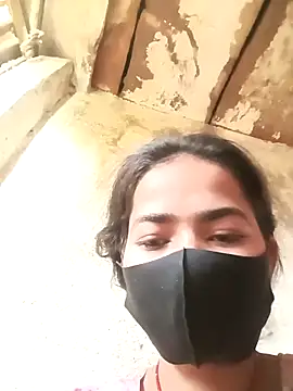 Snapshot of Sunali_Bendre chatting on February 25, 1:59 am Sunali Bendre online show from February 25, 1:59 am