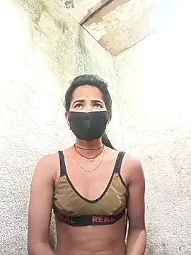 Snapshot of Sunali_Bendre chatting on March 4, 2:17 am Sunali Bendre online show from March 4, 2:17 am