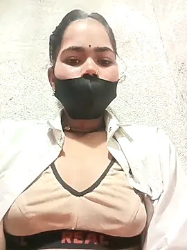 Sunali Bendre online show from April 1, 1:06 am