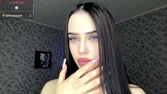 IeshaOsorio online show from April 7, 8:04 am