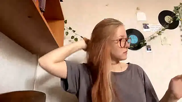 LaureenVielma online show from March 21, 7:02 am