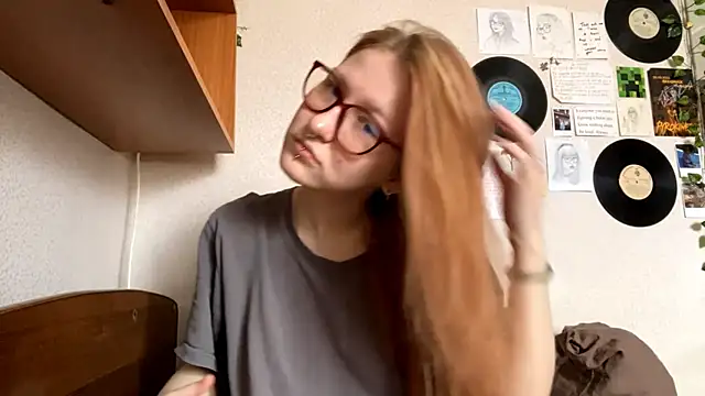 LaureenVielma online show from April 10, 8:30 am