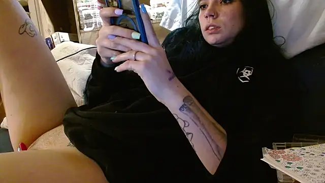 ahungkittykat online show from March 25, 3:23 am