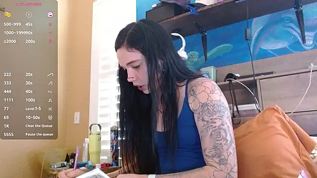 ahungkittykat online show from April 21, 9:50 pm