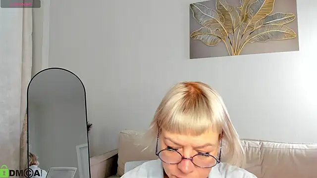 Ann Annise online show from March 10, 1:21 am