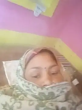 Snapshot of Julilodhi8695 chatting on February 12, 6:08 am Julilodhi8695 online show from February 12, 6:08 am