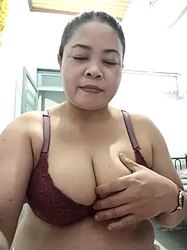 Baby-bigtits2026 online show from March 23, 12:20 pm