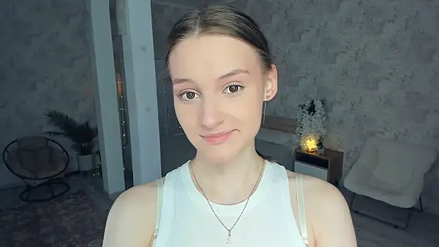 LianneBynon online show from April 2, 8:56 am