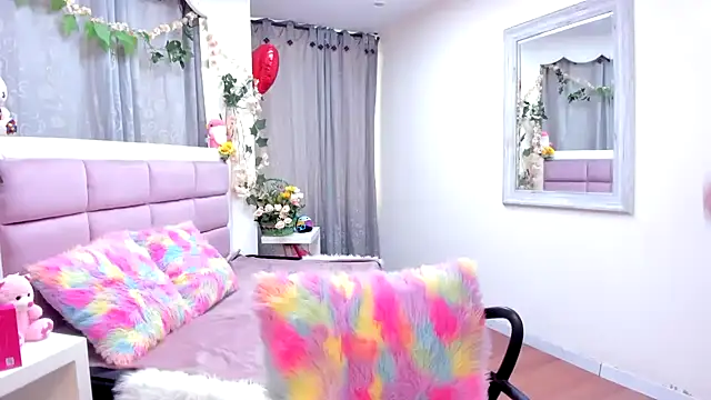 Snapshot of Keiry_Paloma chatting on February 21, 1:45 pm Keiry Paloma online show from February 21, 1:45 pm