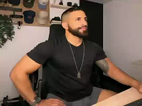 SamDornan51 online show from February 15, 10:06 pm