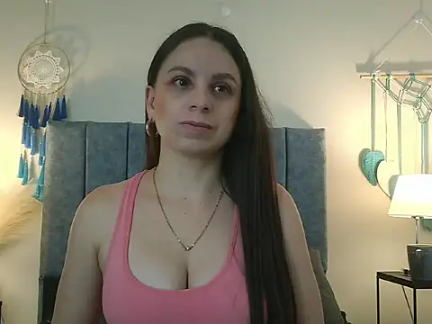 Snapshot of NatalyGuzman26 chatting on February 26, 10:58 am NatalyGuzman26 online show from February 26, 10:58 am